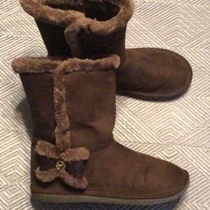 Michael Kors Artemis size 4 brown faux fur boots for girls